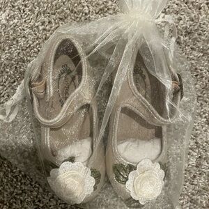 NWT Joyfolie Lola Mary Jane Flat Shoes Size 7